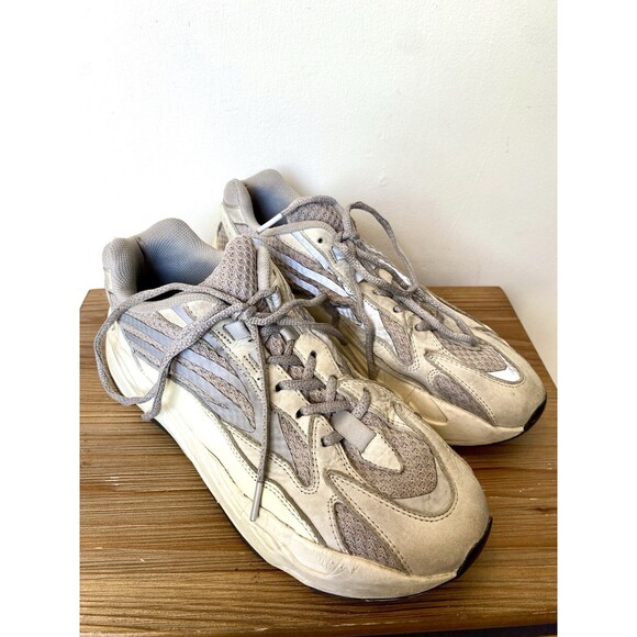 Adidas Yeezy Boost Sneakers 700 V2 Low Static Size 10 EF2829 Grey Shoes - Picture 3 of 10